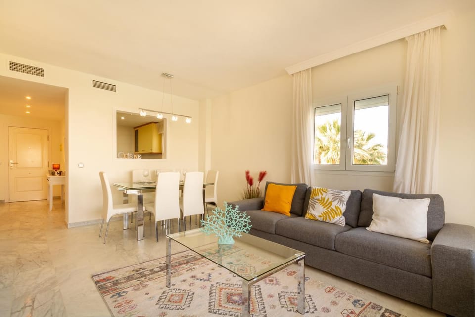 Day, TV and multimedia, Living room, Seating area