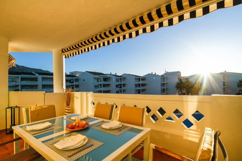 Day, View (from property/room), Balcony/Terrace, Balcony/Terrace, Living room, Seating area, Dining area