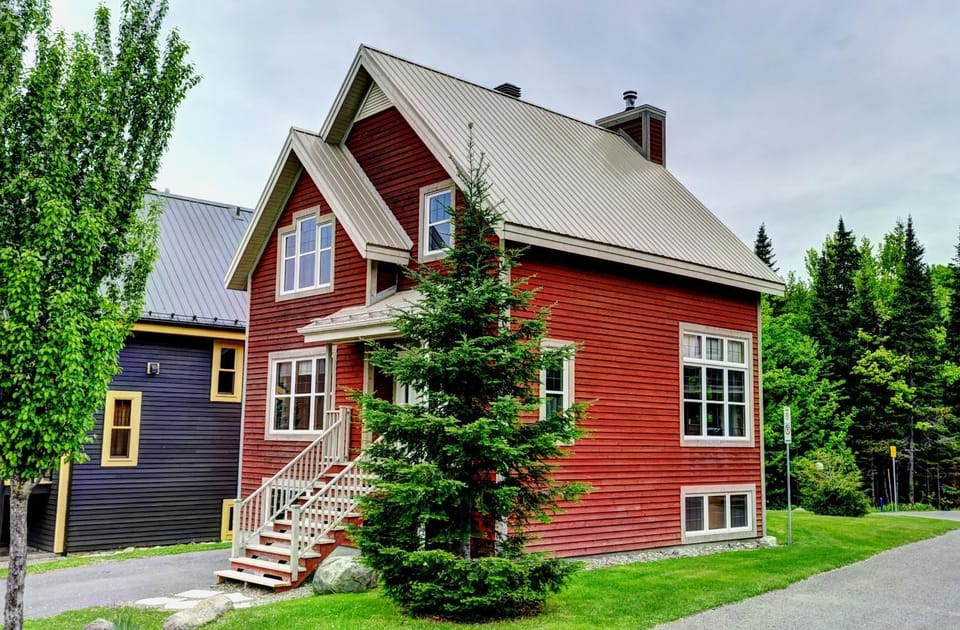 9020 Chemin des Alpages Chalet in Quebec