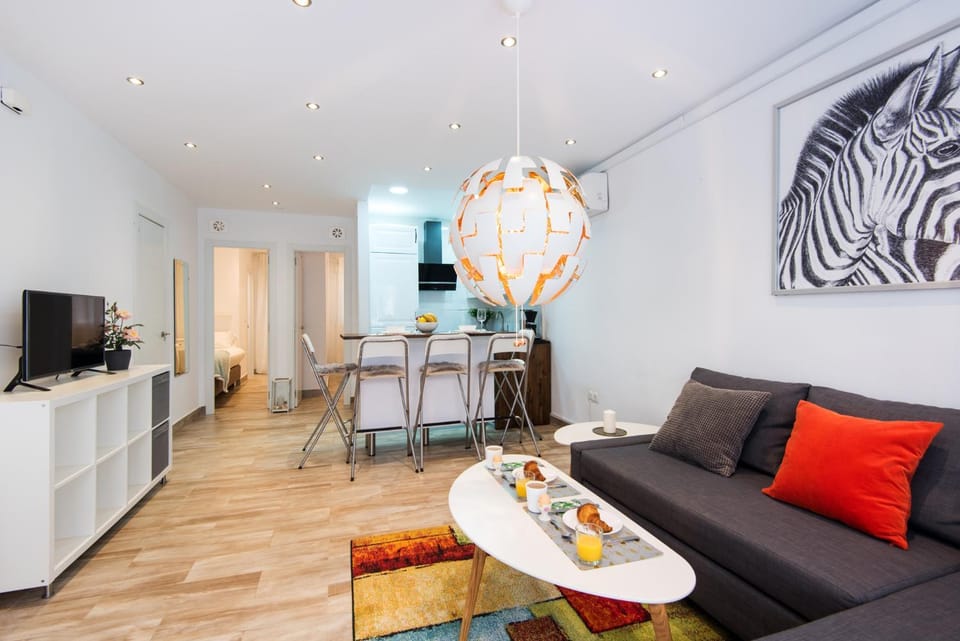 TV and multimedia, Living room, Dining area