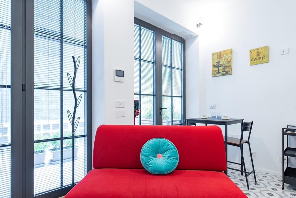 Seating area, Dining area