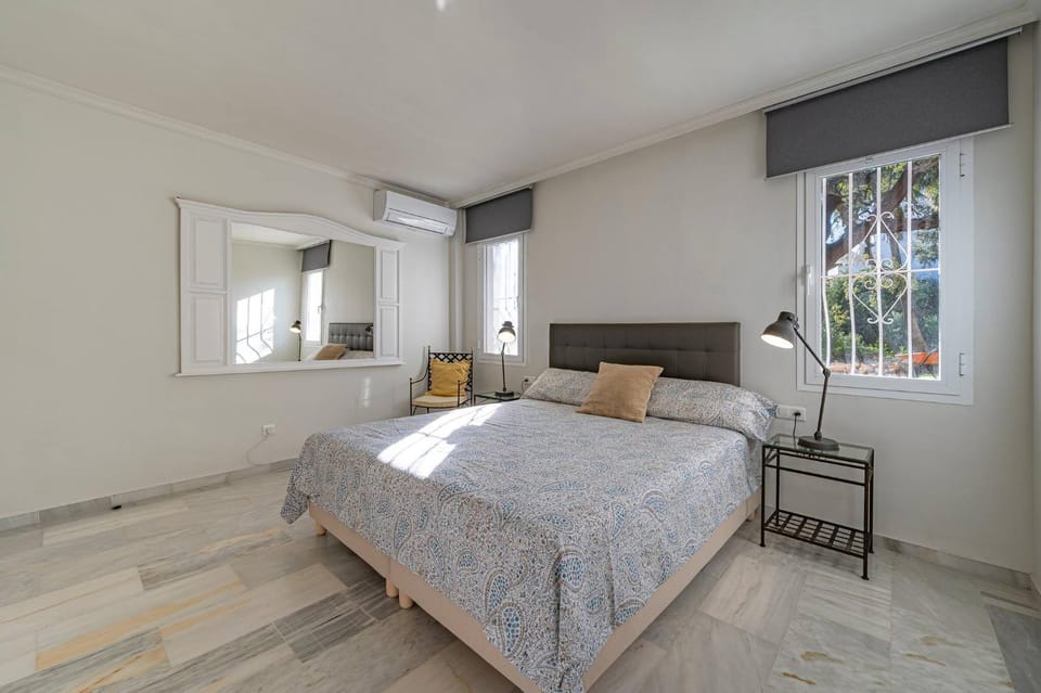 Bed, Bedroom