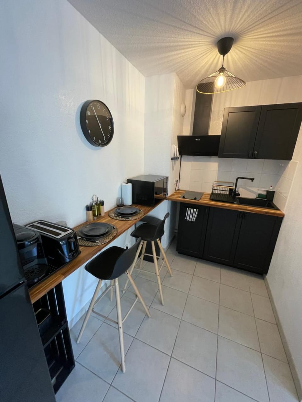 Kitchen or kitchenette, Dining area, stove