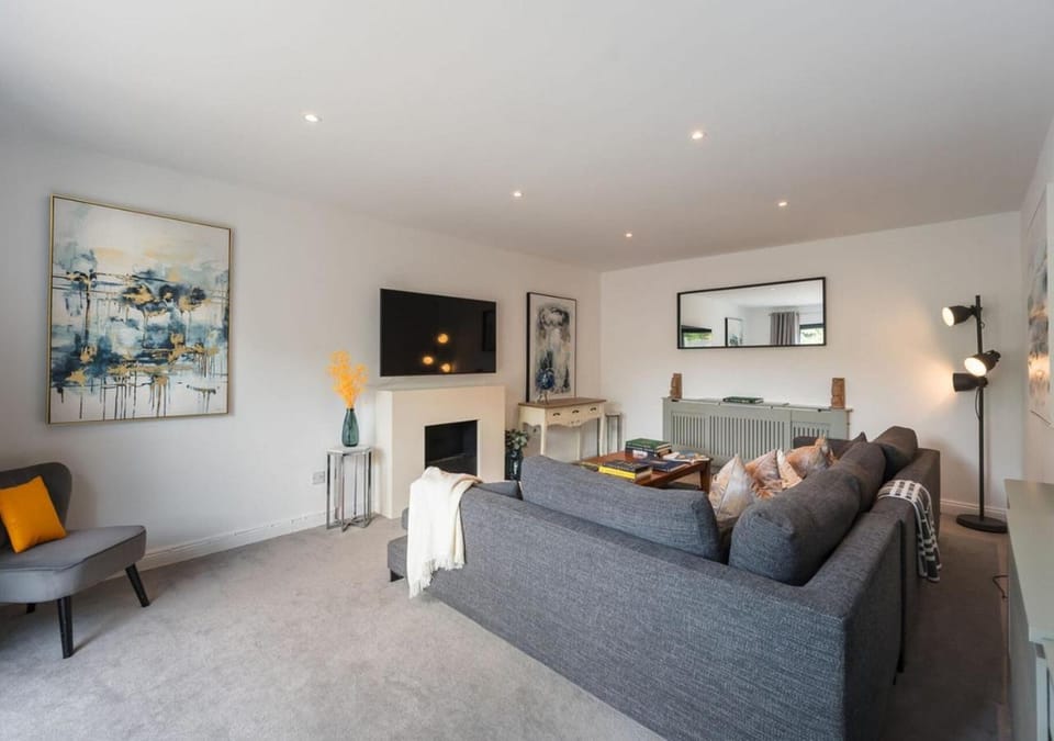 Communal lounge/ TV room, Seating area, Evening entertainment