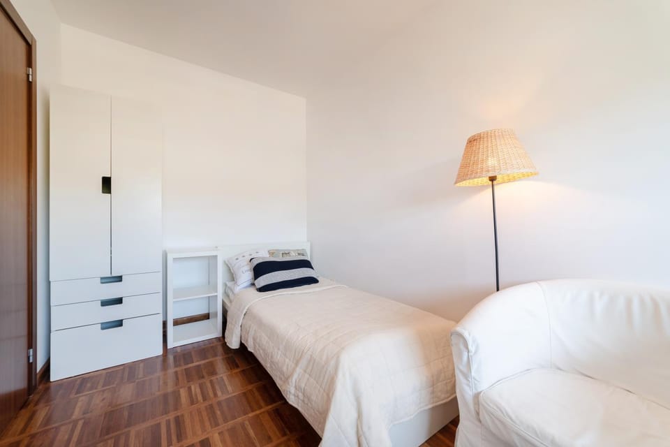 Bed, Photo of the whole room, Bedroom, wardrobe