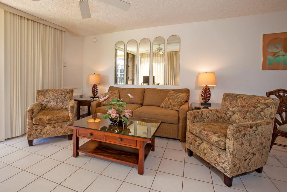 Kamaole Sands 1-302 Apartment in Wailea