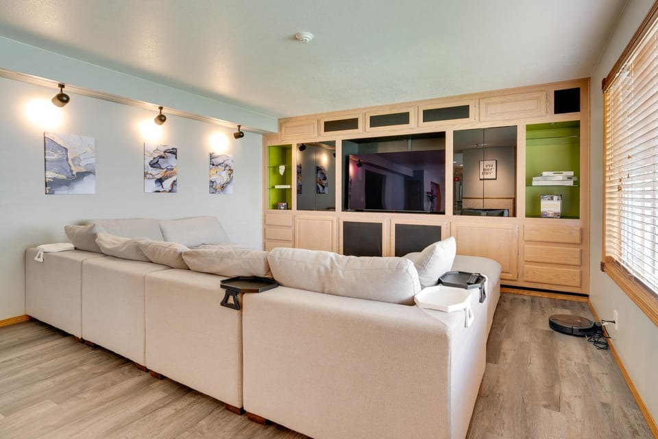 Moses Lake Vacation Rental with Hot Tub and Game Room House in Moses Lake