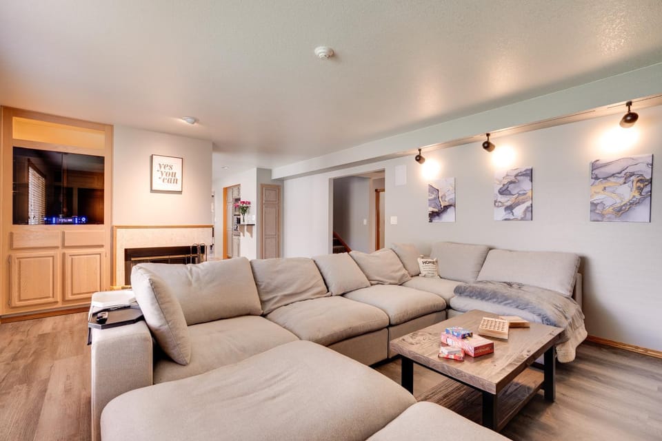 Moses Lake Vacation Rental with Hot Tub and Game Room House in Moses Lake