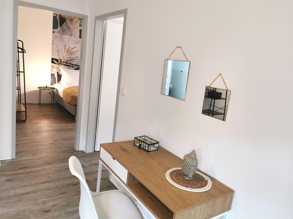 Bed, Living room, Photo of the whole room, Seating area, Dining area, Bedroom