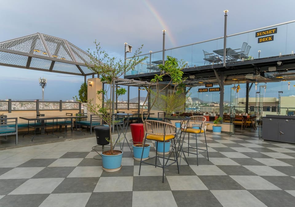 Restaurant/places to eat, Day, View (from property/room), Balcony/Terrace, Banquet/Function facilities