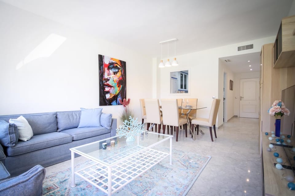 Kitchen or kitchenette, Living room, Photo of the whole room, Decorative detail, Seating area, Dining area