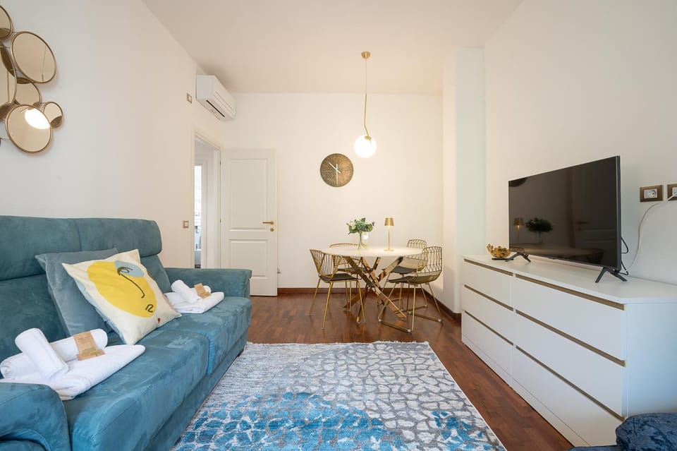 Communal lounge/ TV room, TV and multimedia, Living room, Seating area