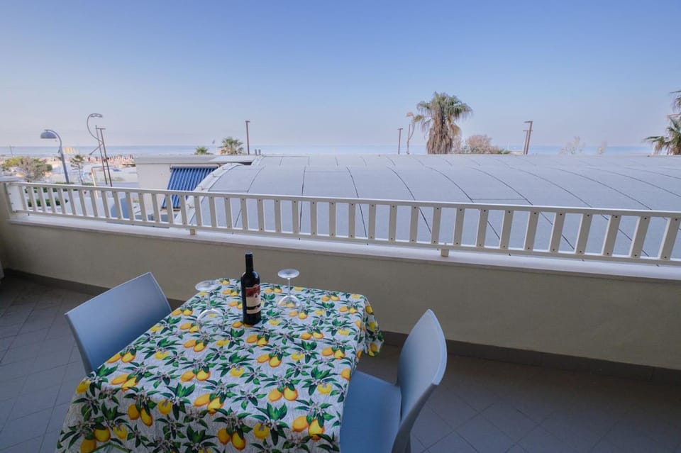 View (from property/room), Balcony/Terrace, Sea view