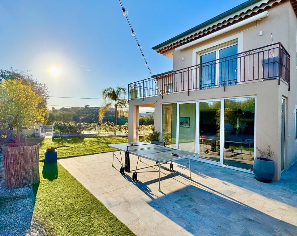 Garden, Garden, Table tennis