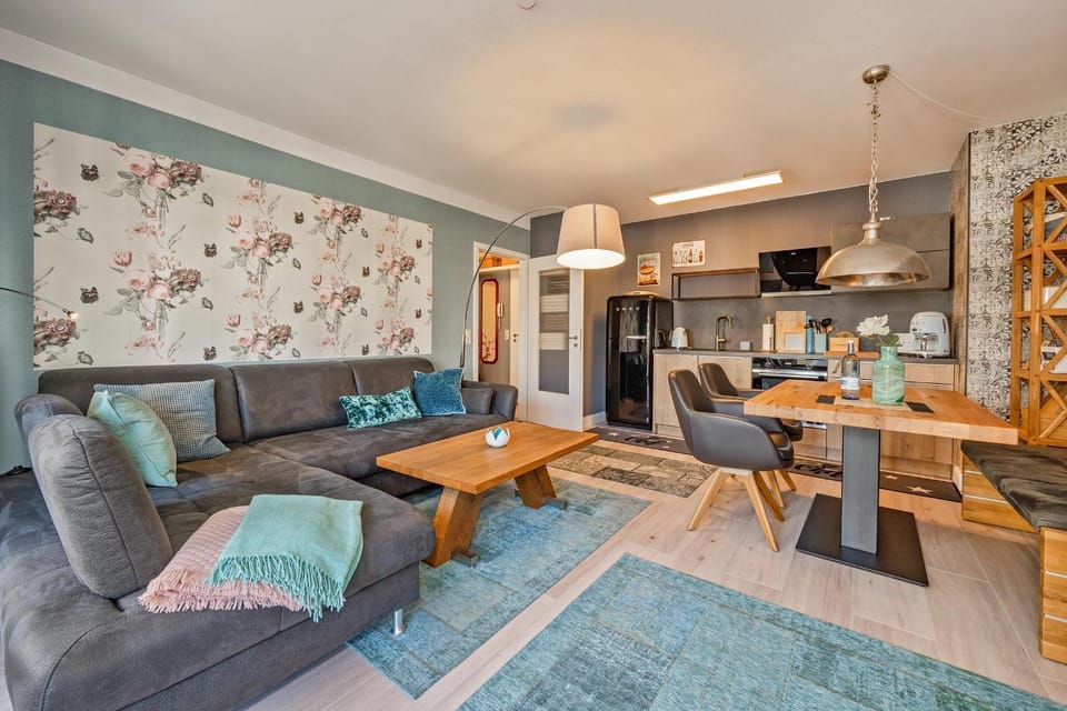 Kitchen or kitchenette, Living room, Seating area, Dining area, pet friendly, stove