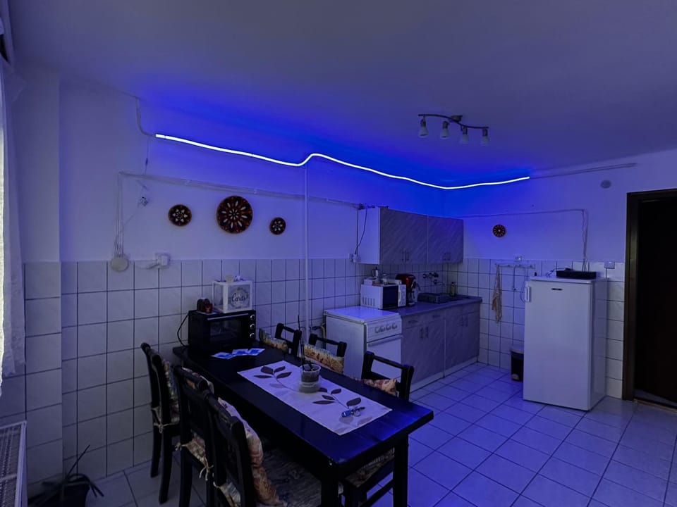 Arnold Apartmanház Apartment in Hungary