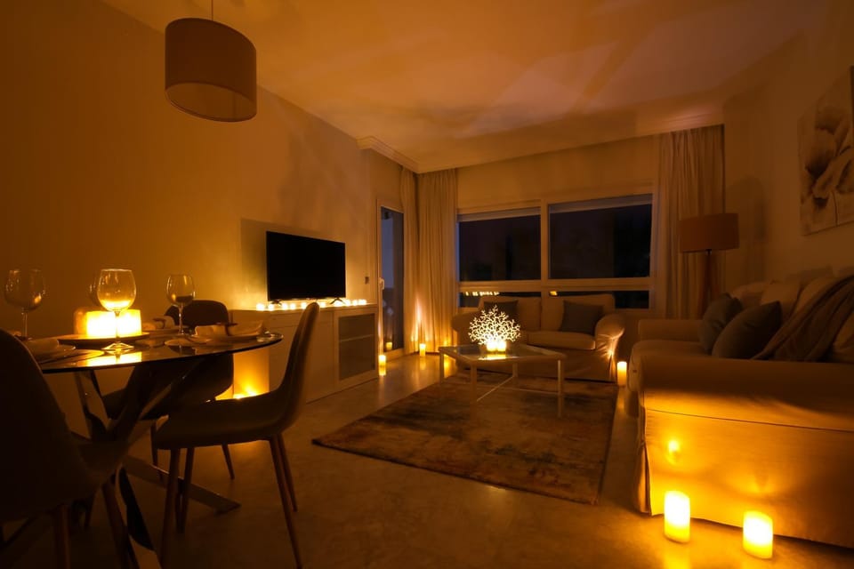 TV and multimedia, Living room, Photo of the whole room, Seating area, Dining area