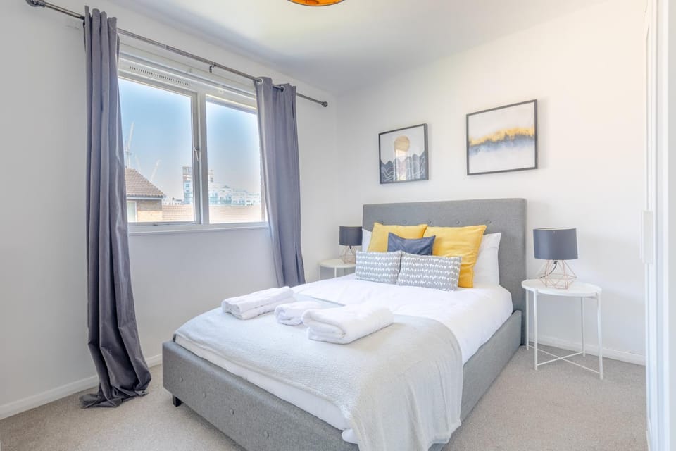 Lovely 4 Bedroom House with Garden near Waterloo House in London Borough of Southwark