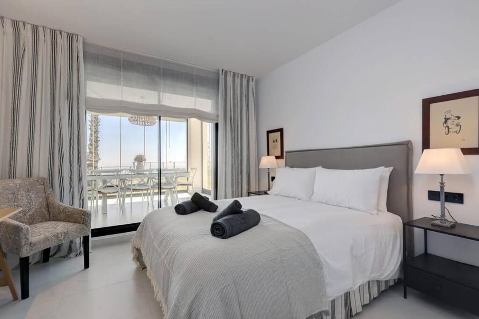 Ground floor 4 Bedroom Apartment @ Estepona Hills! Apartment in Costa del Sol