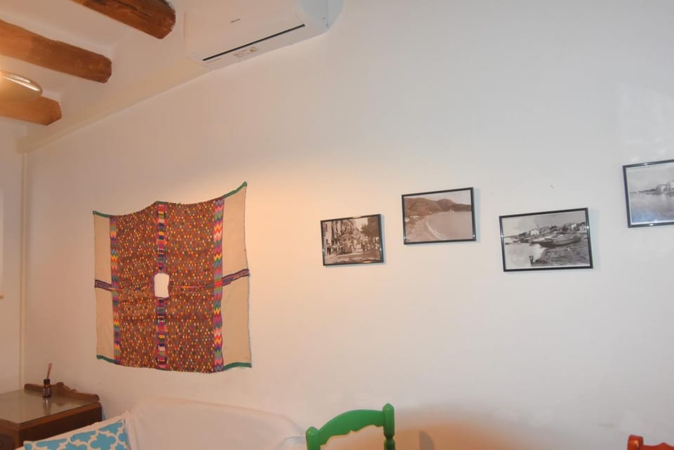 Living room, air conditioner