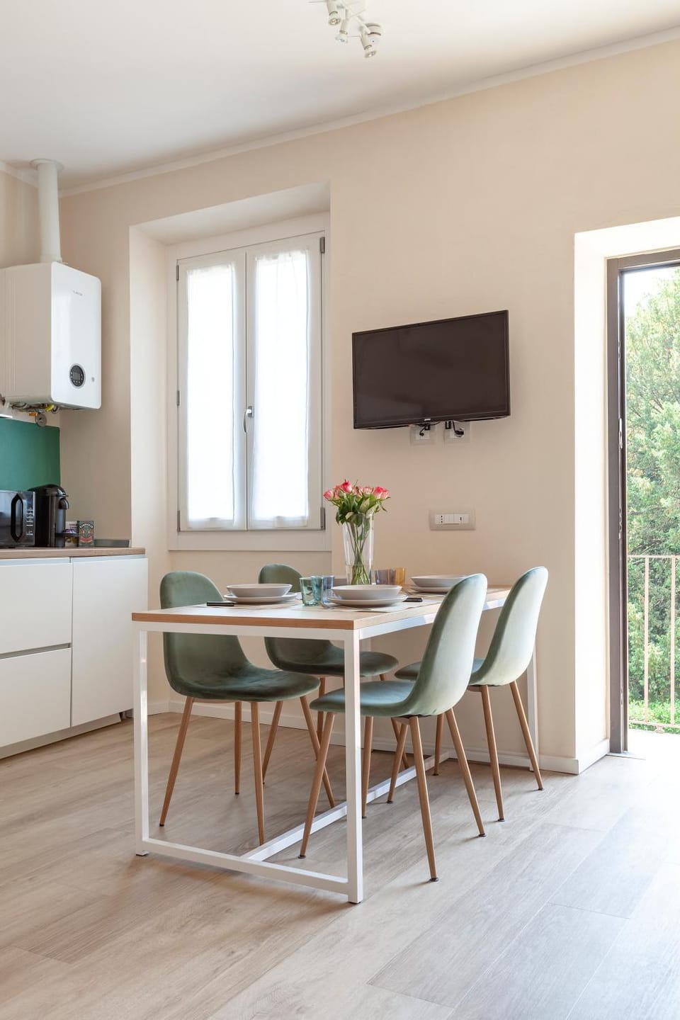 TV and multimedia, Dining area