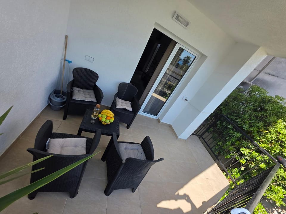 Apartmani Komatina Đenovići 2 Apartment in Kotor Municipality