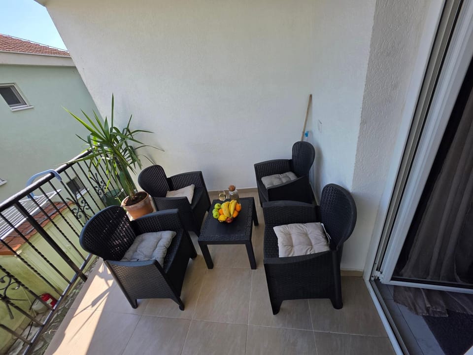 Apartmani Komatina Đenovići 2 Apartment in Kotor Municipality