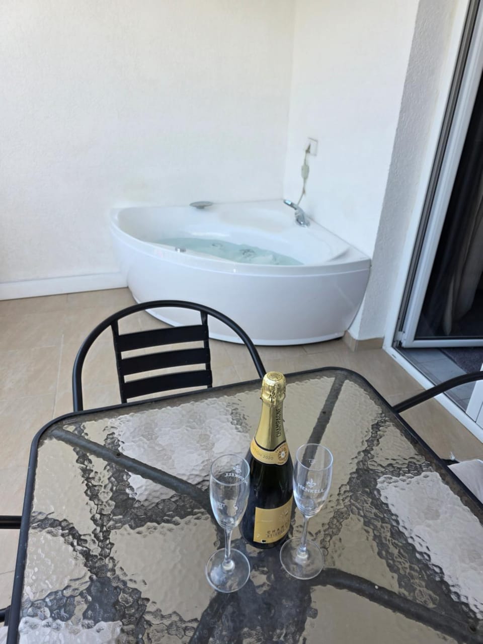 Apartmani Komatina Đenovići 2 Apartment in Kotor Municipality