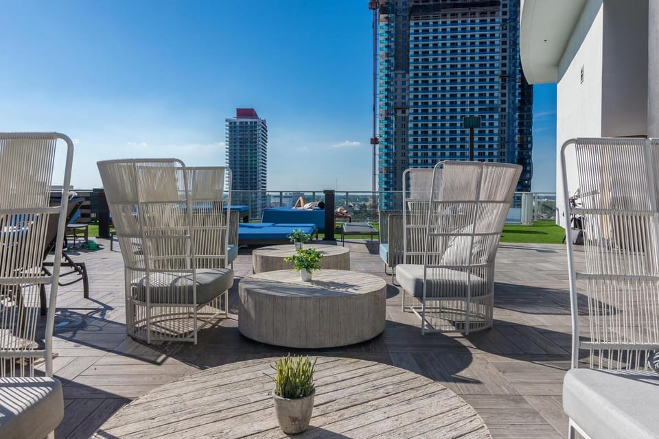 Patio, Restaurant/places to eat, View (from property/room), Seating area
