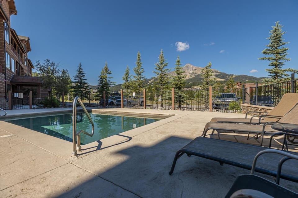 Mountain Lake Condo - Unit 502B House in Big Sky