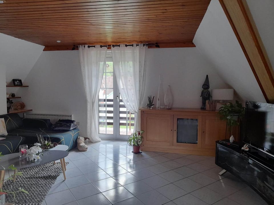 TV and multimedia, Seating area