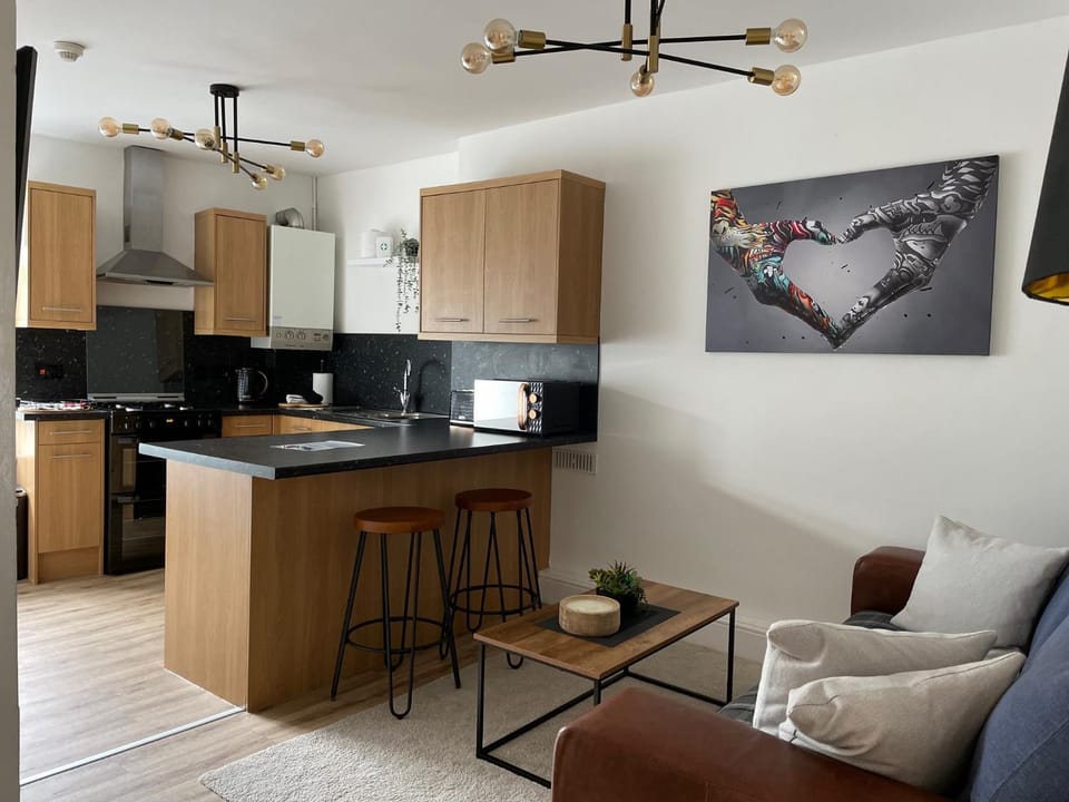 Seating area, Dining area, minibar, oven, pet friendly