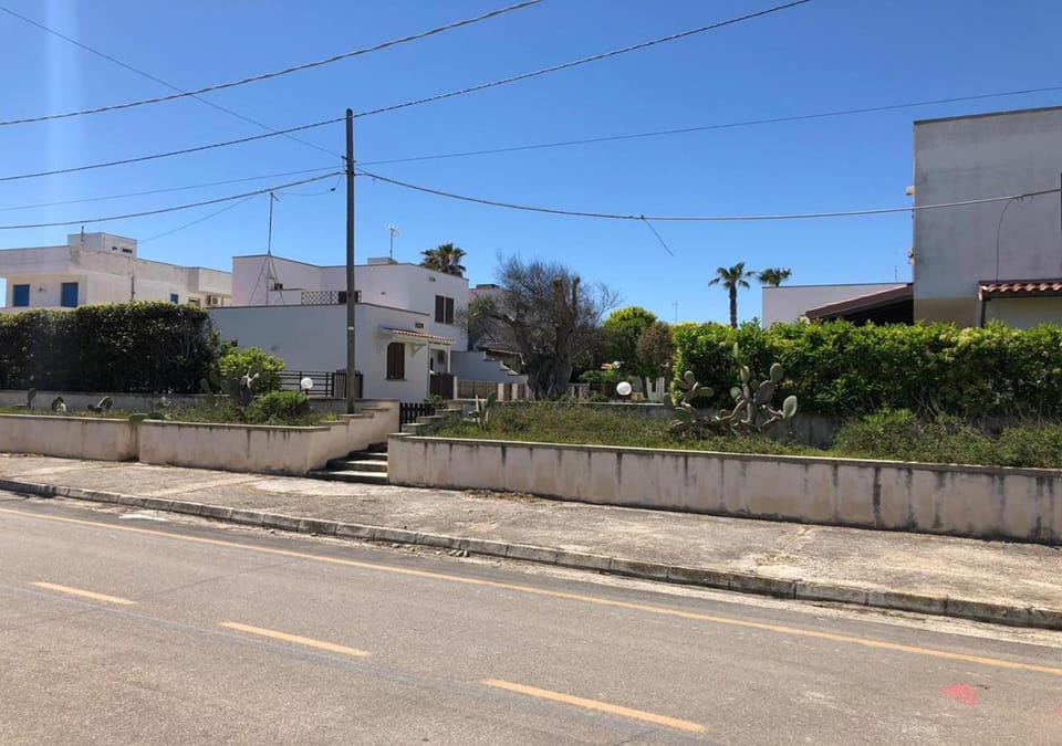 Property building, Facade/entrance, Day, Street view