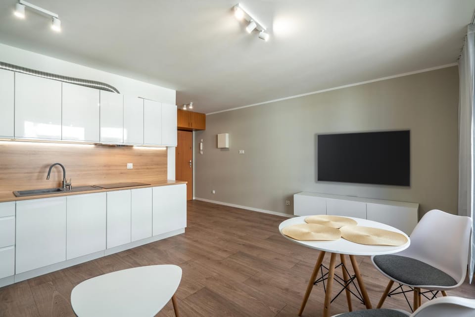 Kitchen or kitchenette, Dining area, stove