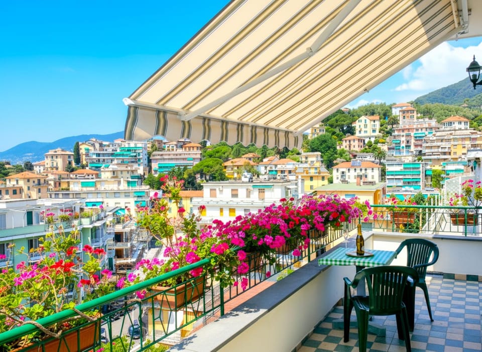 Balcony/Terrace, City view, Mountain view