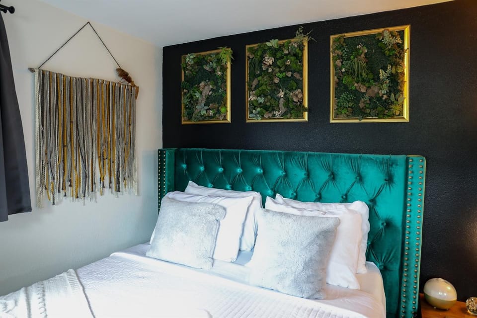 Bed, Bedroom