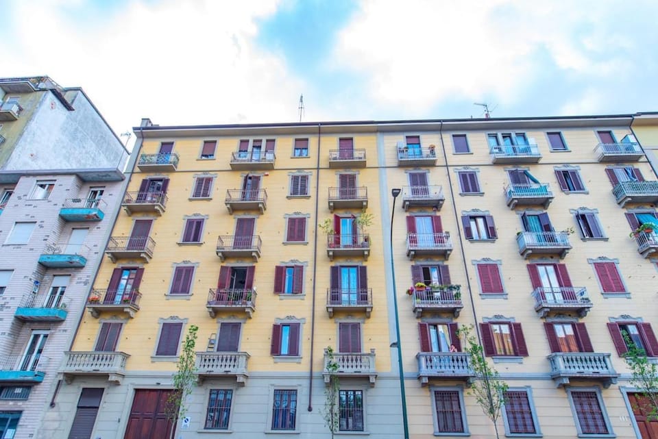 Oggi ti porto a Torino by HAPPYHOSTORINO Apartment in Turin