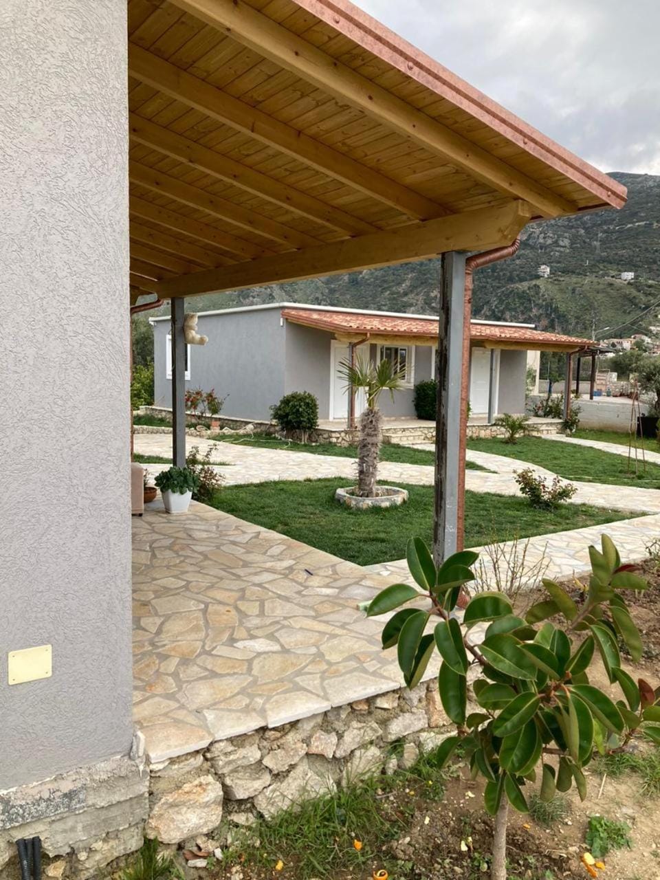 Property building, Spring, Day, Natural landscape, Garden, Garden view, Mountain view