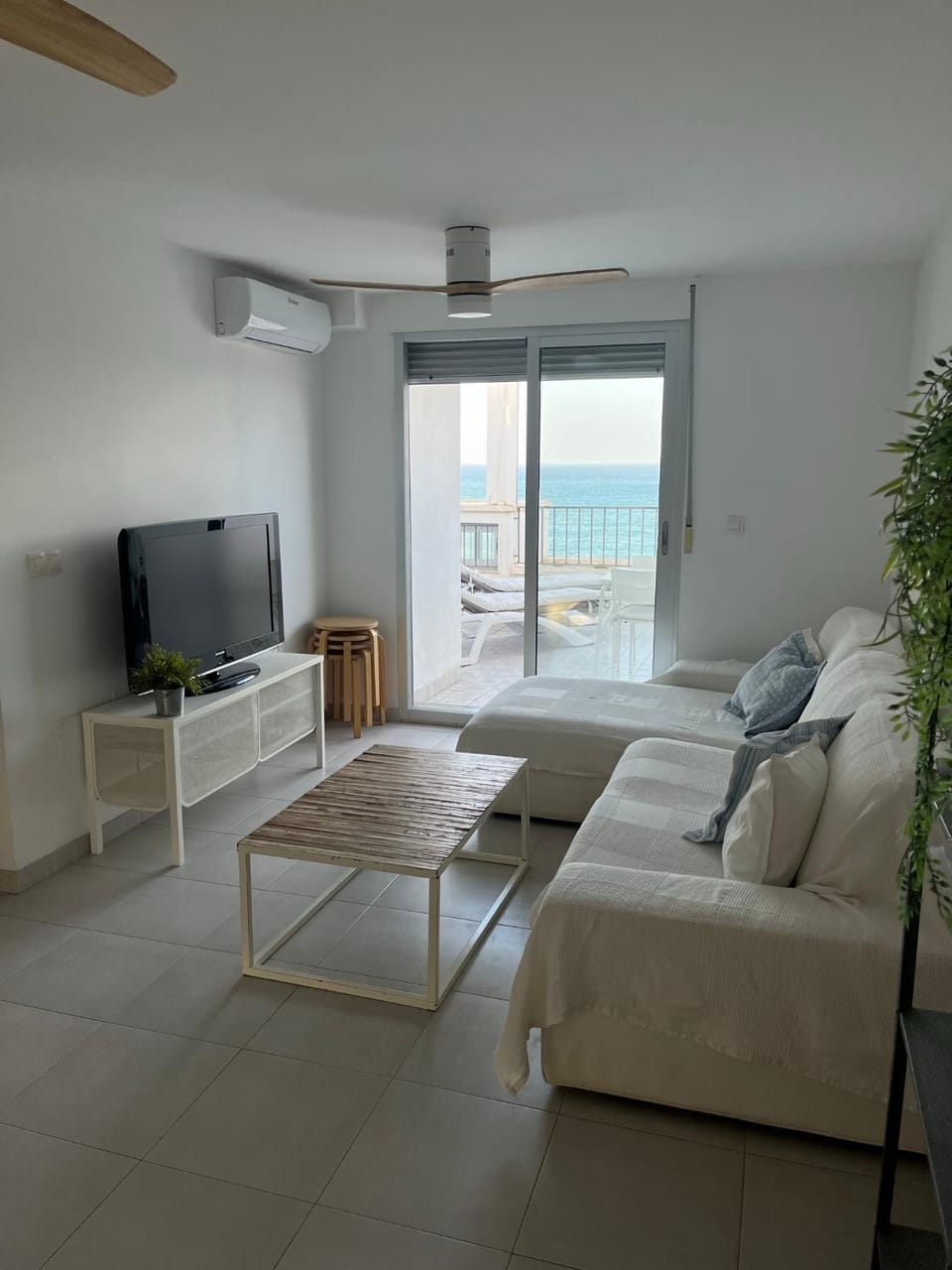 Apartamento Primera Línea de playa Apartment in Andalusia