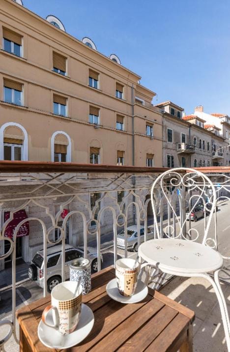 Property building, Coffee/tea facilities, View (from property/room), Balcony/Terrace