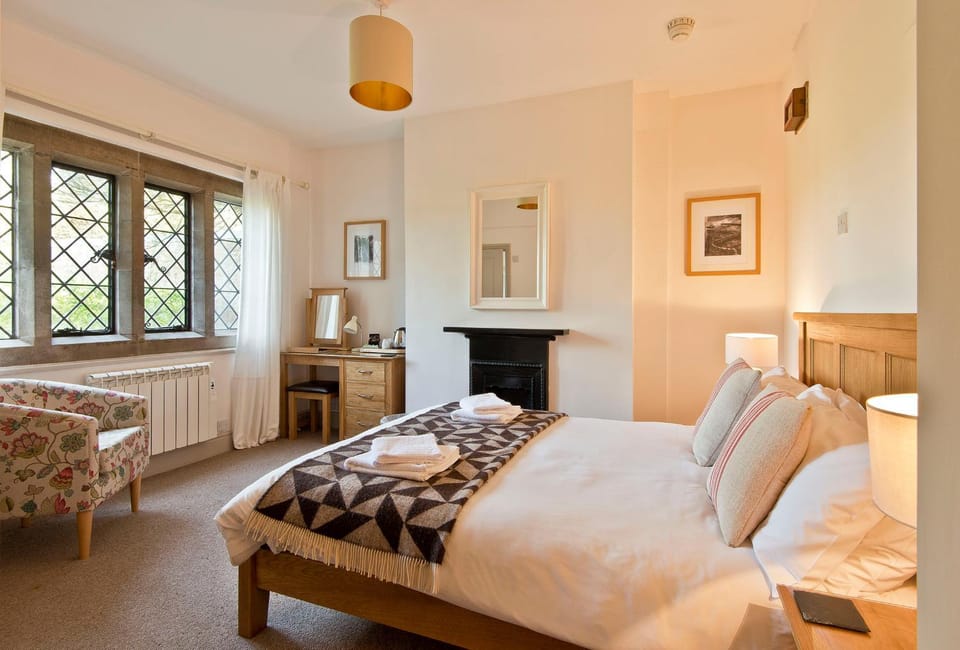 Photo of the whole room, Decorative detail