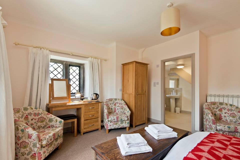 Bathroom, Photo of the whole room, Decorative detail