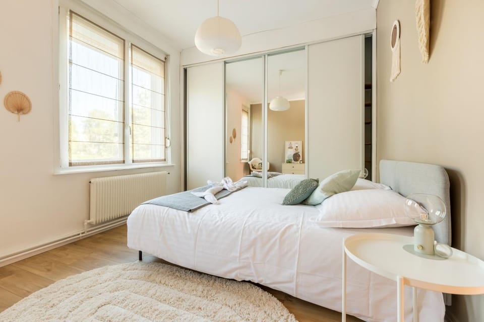 Bed, Photo of the whole room, Bedroom, wardrobe