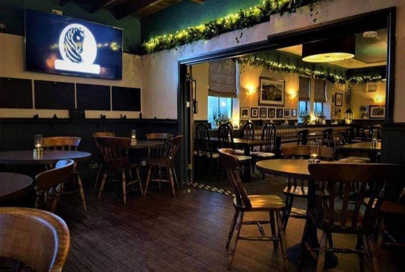 Restaurant/places to eat, Lounge or bar