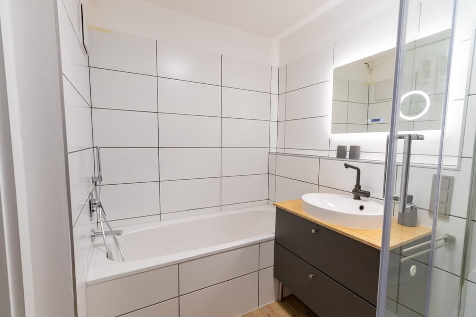 Bathroom, Bath