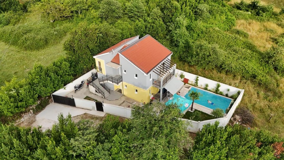 House with pool - Mitrovic Villa in Kotor Municipality