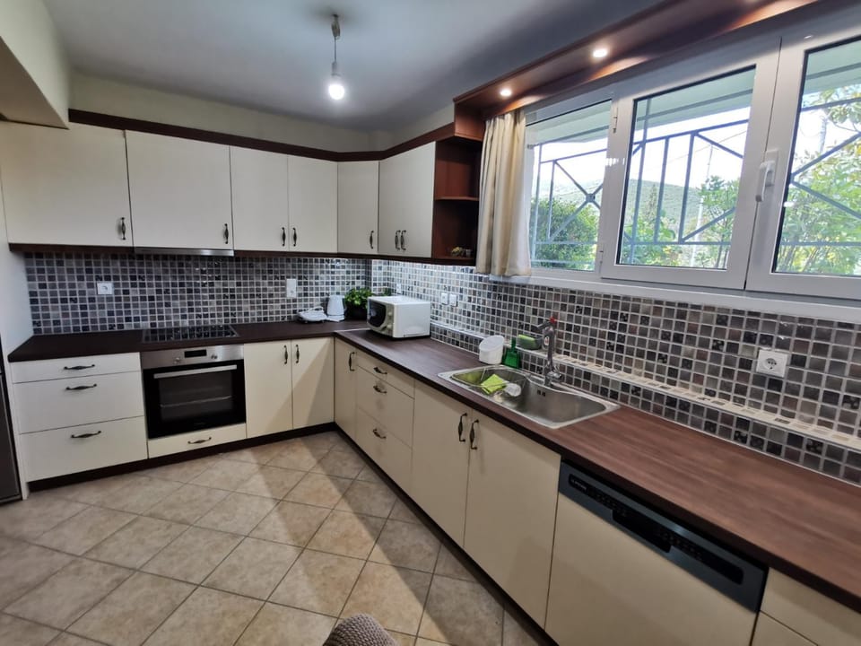 dishwasher, minibar, pet friendly, stove