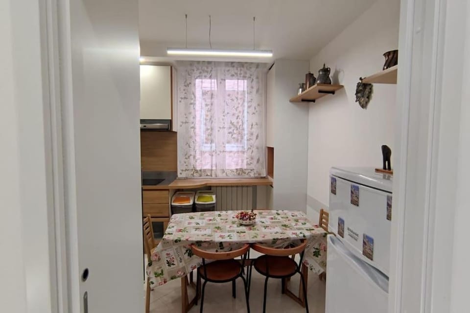 Dining area, minibar, pet friendly, stove