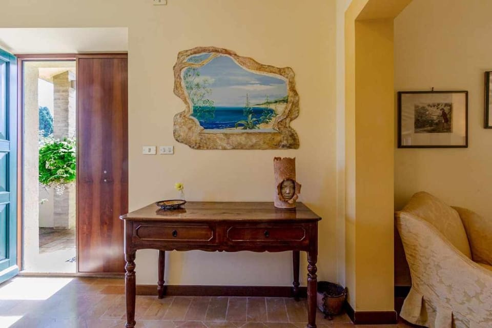 R24 - Casa Glicine . Apartment in Marcelli