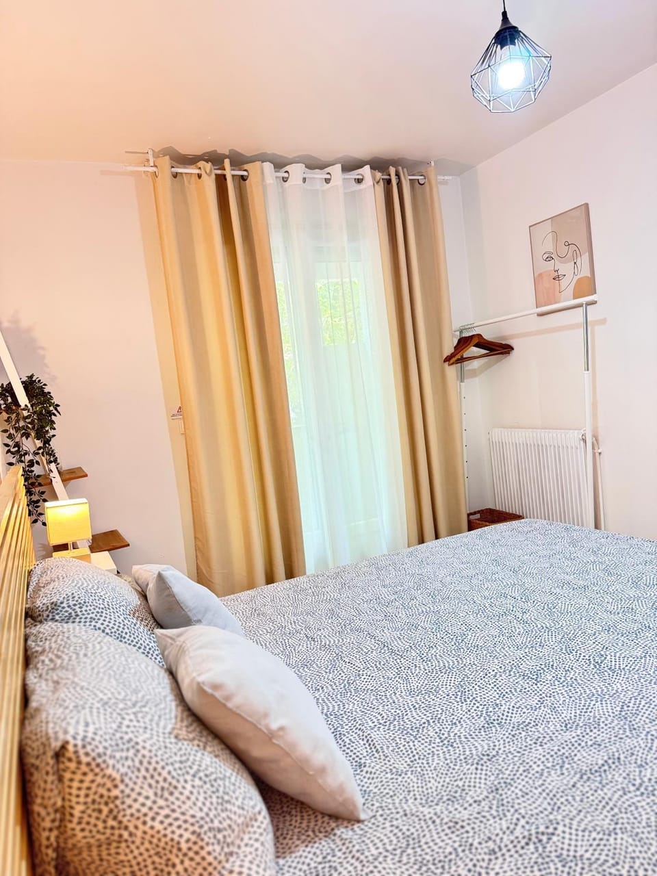 Bed, Bedroom